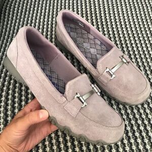 Skechers purple suede loafer women’s shoe size 8.5